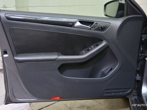 Used 2015 Volkswagen Jetta Sport FWD image 11