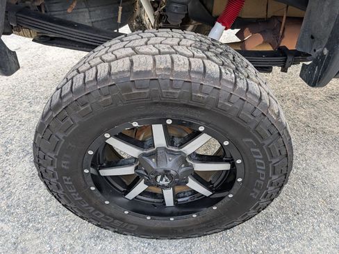 Used 2015 GMC Sierra 2500 SLE w/ SLE Preferred Package image 6