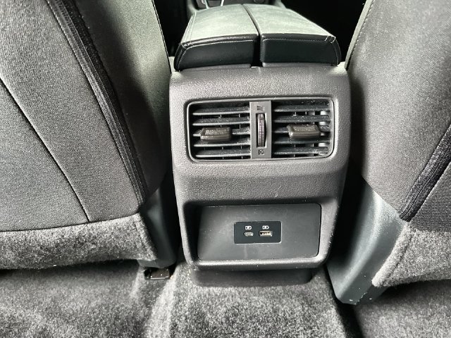 Used 2023 Nissan Rogue SV AWD/4WD image 29