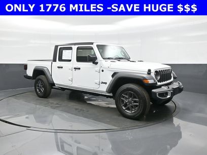 Used 2025 Jeep Gladiator Sport