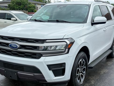 Used 2024 Ford Expedition XLT AWD/4WD image 8