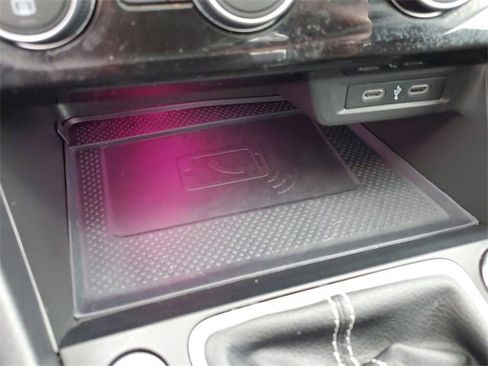 Certified 2022 Volkswagen Jetta SEL image 27