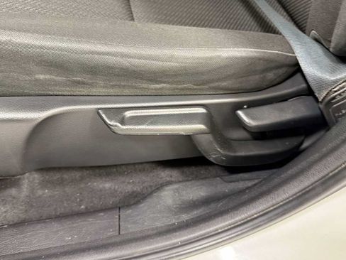 Used 2016 Honda HR-V LX image 14