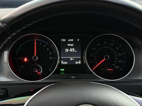 Used 2015 Volkswagen e-Golf SEL Premium FWD image 20