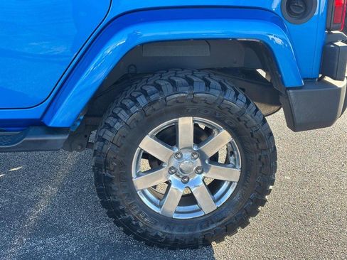 Used 2016 Jeep Wrangler Unlimited Sahara w/ Connectivity Group image 9