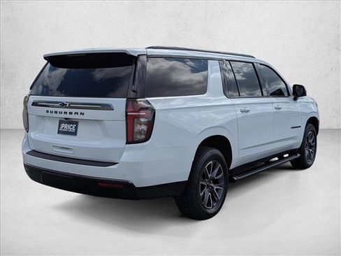 Used 2022 Chevrolet Suburban Z71 w/ Luxury Package image 5