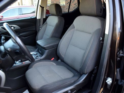 Used 2019 Chevrolet Traverse LT w/ LPO, Floor Liner Package image 10