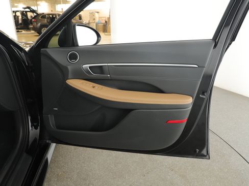 Used 2023 Hyundai Sonata Limited w/ Cargo Package image 14