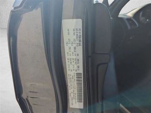 Used 2020 Jeep Grand Cherokee Laredo image 16