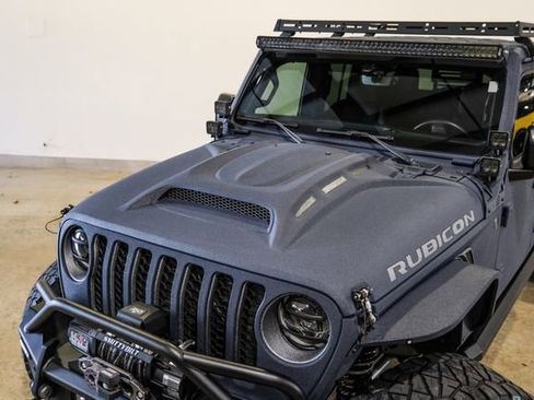 Used 2022 Jeep Gladiator Rubicon w/ Cold Weather Group image 22