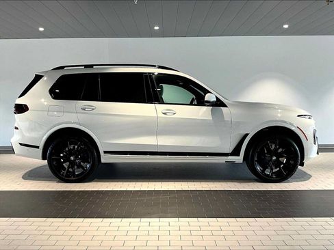 Used 2025 BMW X7 xDrive40i w/ M Sport Package AWD/4WD image 11