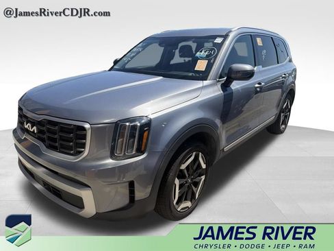 Used 2023 Kia Telluride S AWD/4WD image 1