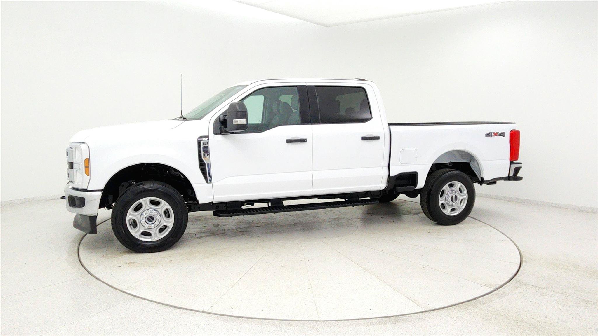 Used 2026 Ford F250 XLT AWD/4WD image 2
