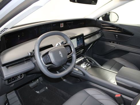 New 2026 Lincoln Nautilus Premier image 23