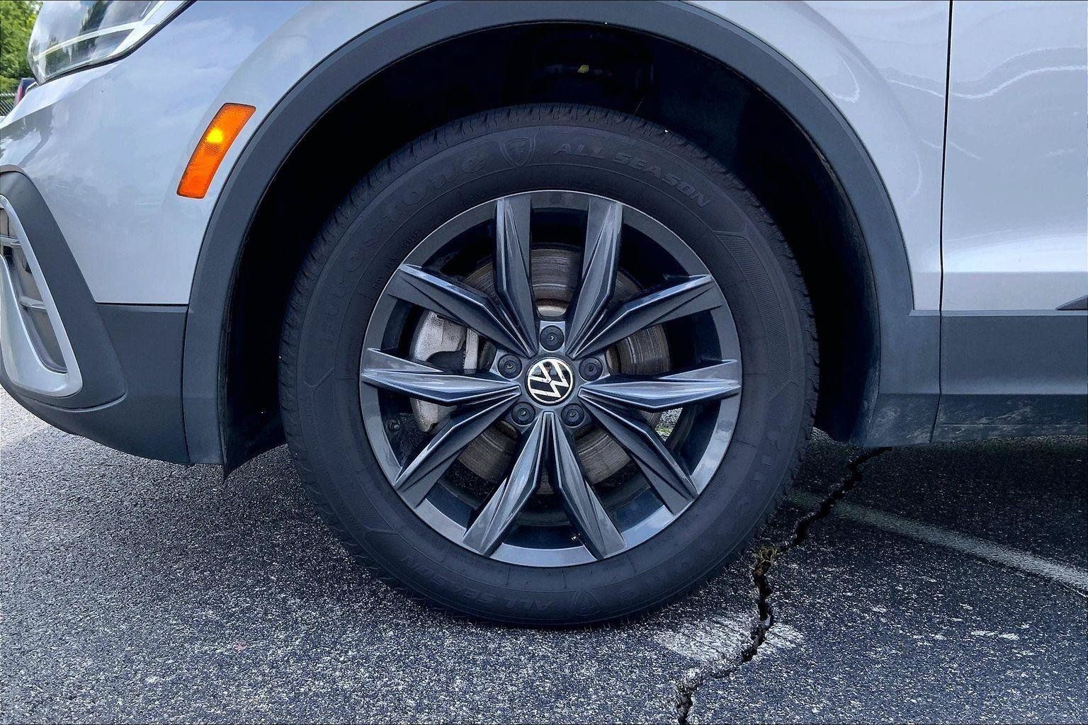 Used 2024 Volkswagen Tiguan SE AWD/4WD image 7