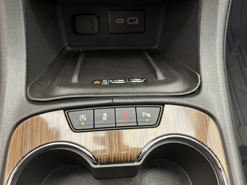 Used 2023 GMC Acadia SLE w/ Driver Convenience Package AWD/4WD image 21