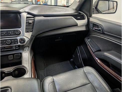 Used 2019 GMC Yukon SLT w/ HD Trailering Package AWD/4WD image 12
