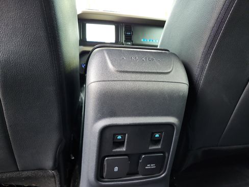 Used 2023 Ford Bronco Wildtrak image 18