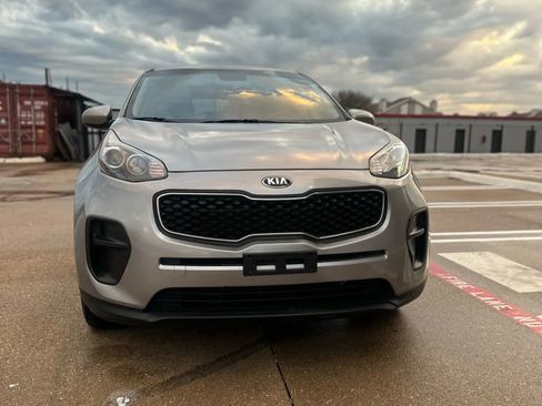 Used 2019 Kia Sportage LX image 3