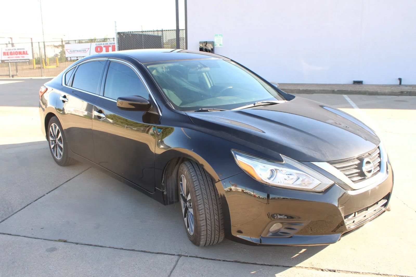 Used 2018 Nissan Altima 2.5 SV FWD image 3