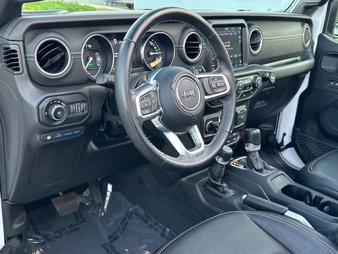Used 2022 Jeep Wrangler Unlimited Sahara image 18