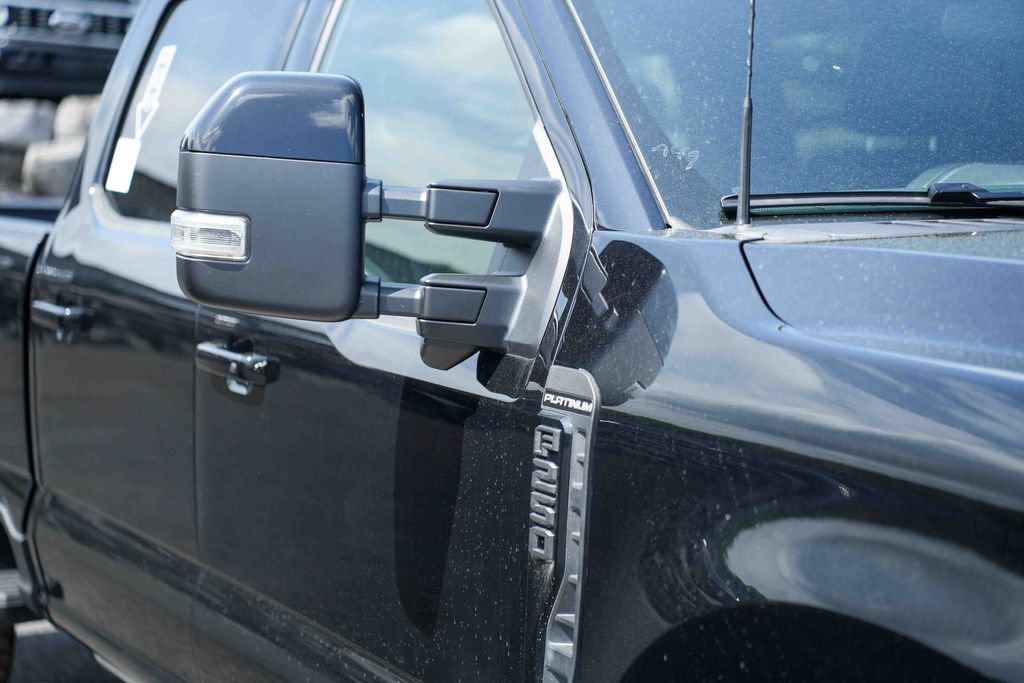 Used 2025 Ford F250 Platinum AWD/4WD image 9