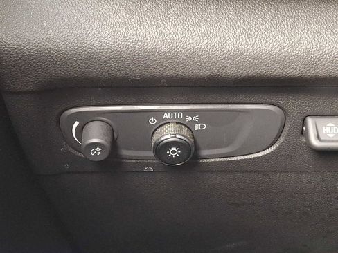 Used 2021 Buick Envision Essence w/ Technology Package I image 18