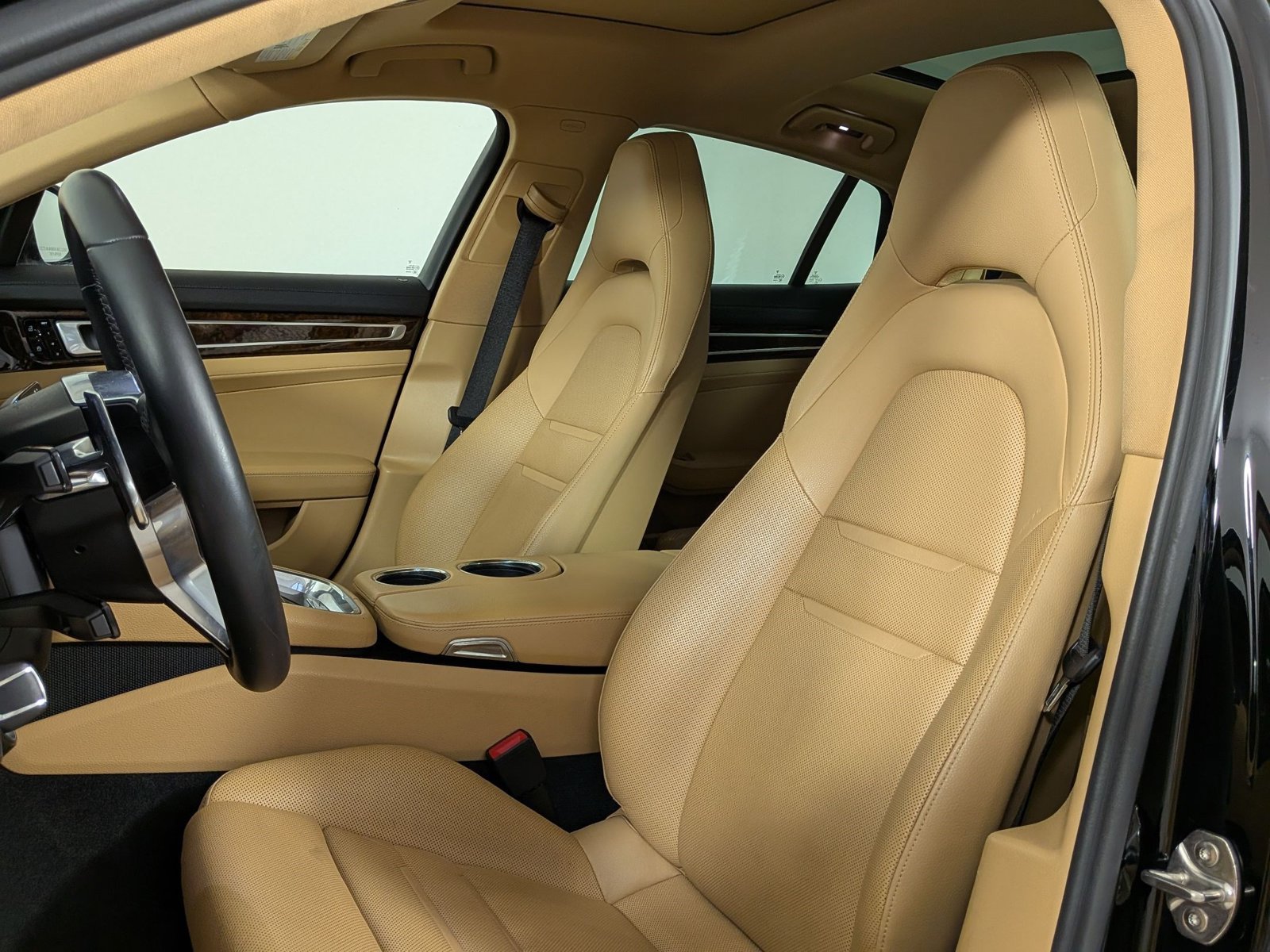 Used 2019 Porsche Panamera 4 AWD/4WD image 5