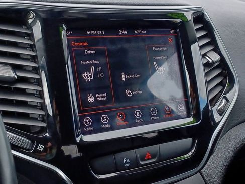 Used 2019 Jeep Cherokee Limited AWD/4WD image 25