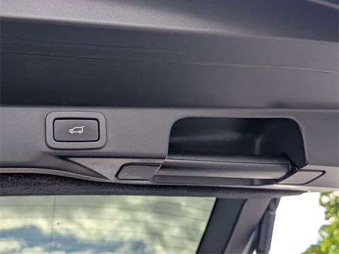 Used 2017 Land Rover Range Rover Sport SE image 10