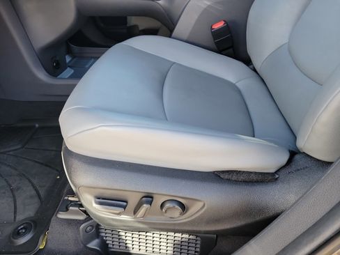 Used 2024 Toyota Sienna XLE image 6