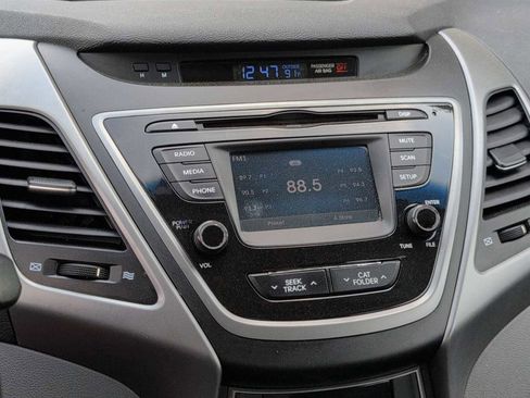 Used 2016 Hyundai Elantra SE w/ Option Group 02 FWD image 26