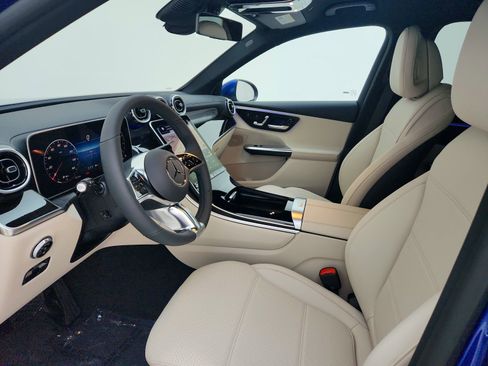 Certified 2025 Mercedes-Benz GLC 300 image 9