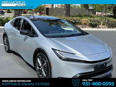Used 2024 Toyota Prius XLE image 1