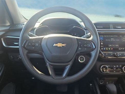 Used 2023 Chevrolet TrailBlazer LT w/ Convenience Package image 11