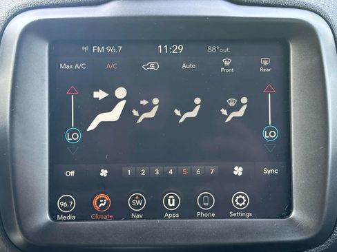 Used 2022 Jeep Renegade Altitude image 42