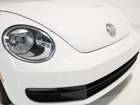 Used 2012 Volkswagen Beetle 2.5 FWD image 19