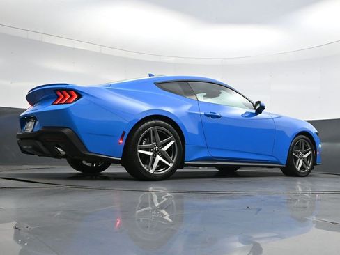 Used 2025 Ford Mustang Premium RWD image 33
