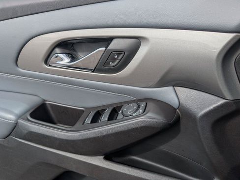 Used 2020 Chevrolet Traverse LT w/ LT Premium Package FWD image 15