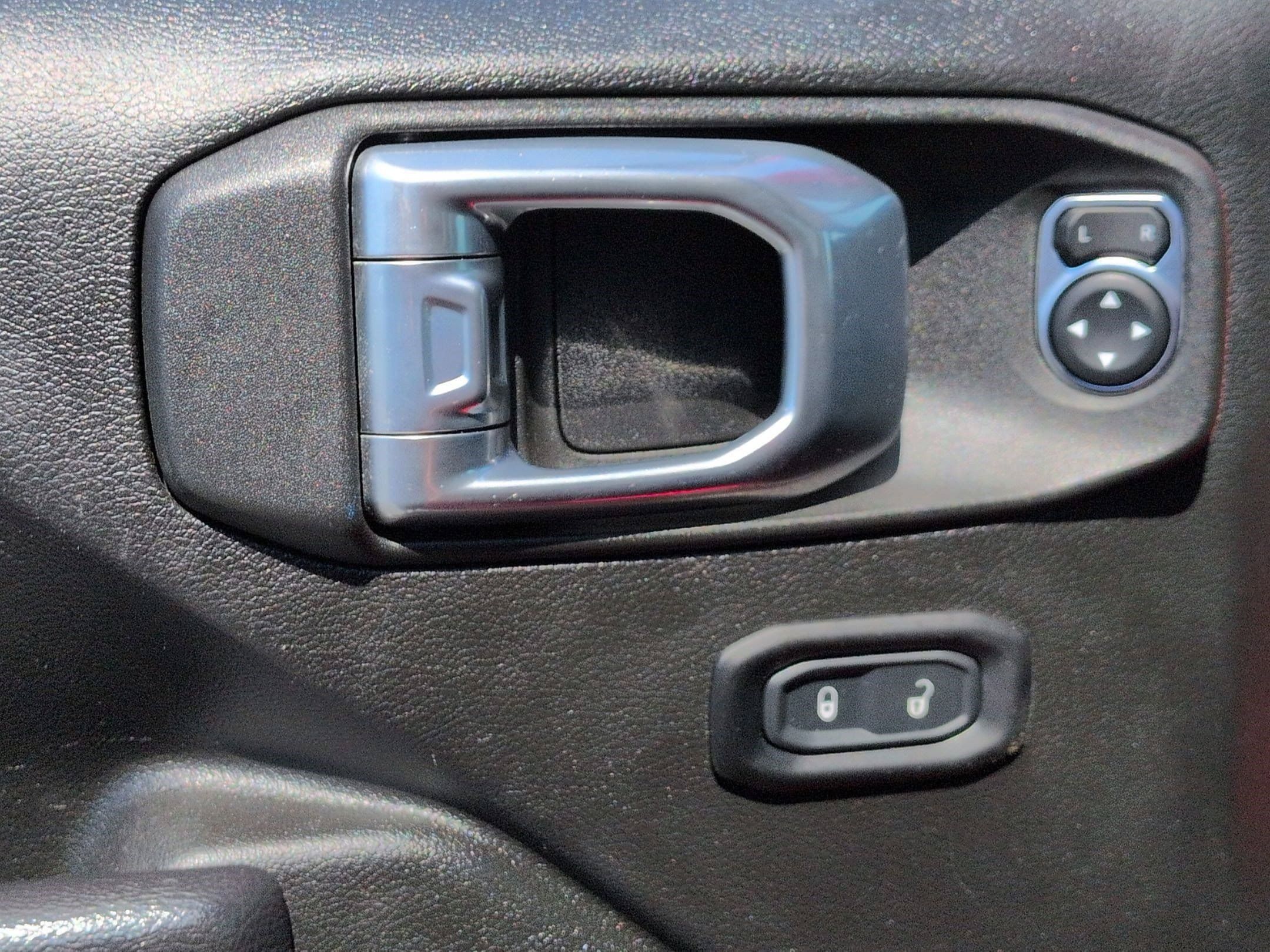 Used 2022 Jeep Wrangler Unlimited Sport AWD/4WD image 13