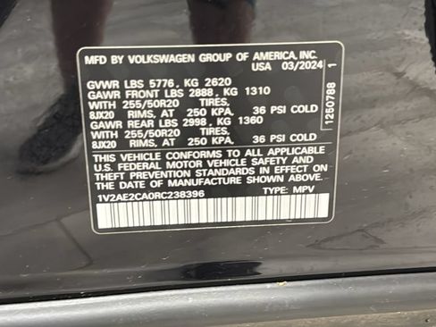 Used 2024 Volkswagen Atlas Cross Sport SEL R-Line AWD/4WD image 28