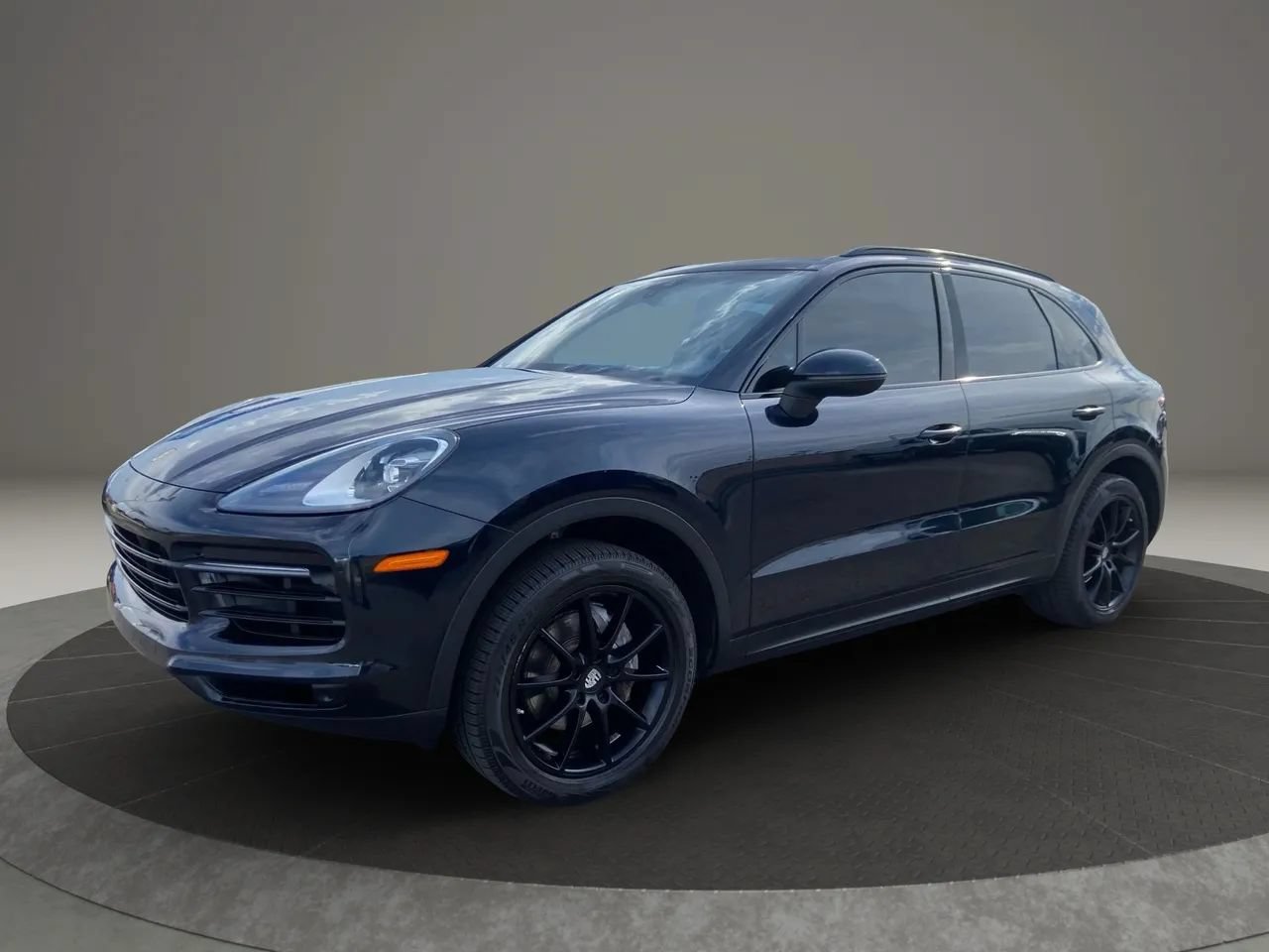 Used 2019 Porsche Cayenne AWD/4WD image 2
