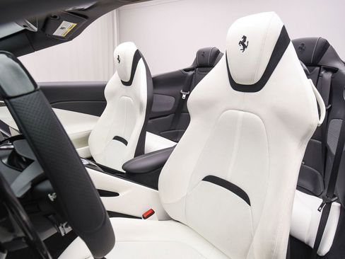 Used 2024 Ferrari Roma Spider image 59