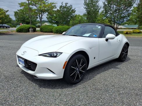 Used 2025 MAZDA MX-5 Miata Grand Touring RWD image 14