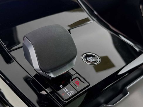 New 2026 Land Rover Range Rover Sport Dynamic SE AWD/4WD image 17