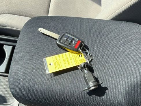 Used 2016 Honda CR-V SE image 25