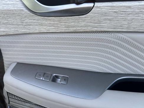 Used 2024 Hyundai Palisade Calligraphy image 20