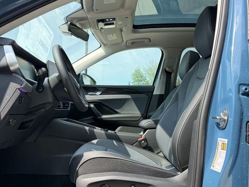 New 2026 Volkswagen Tiguan SE AWD/4WD image 30