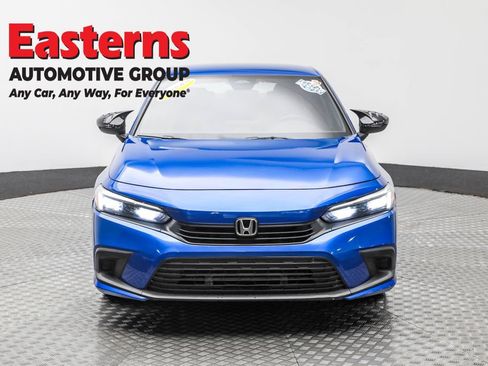 Used 2022 Honda Civic Sport image 2