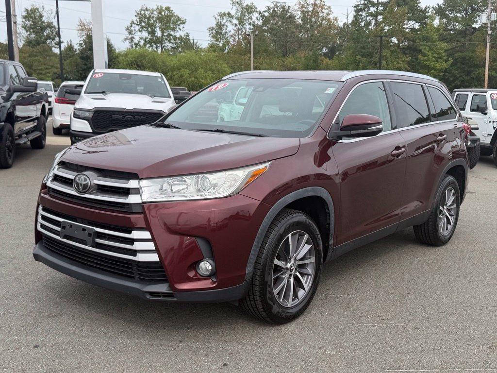 Used 2019 Toyota Highlander XLE FWD image 10